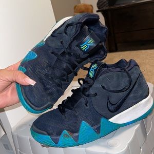Nike KYRIE  
Dark Obsidian Think Twice